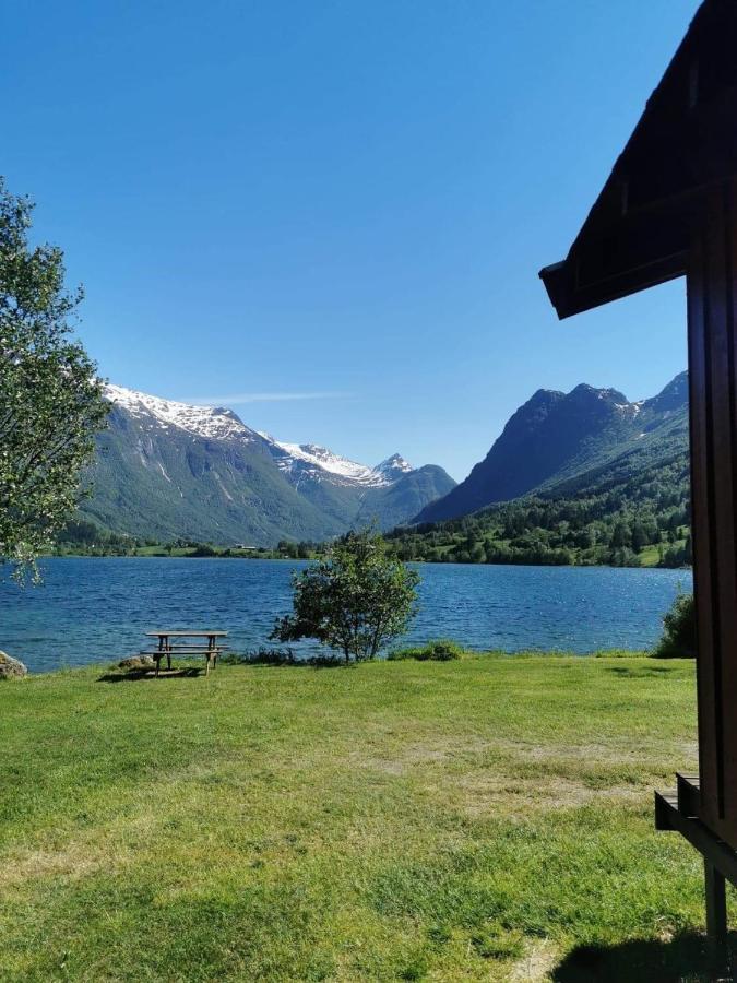 Hotel Loken Camping - Trivelig Og Idyllisk Ved Vannet Olden Exteriér fotografie