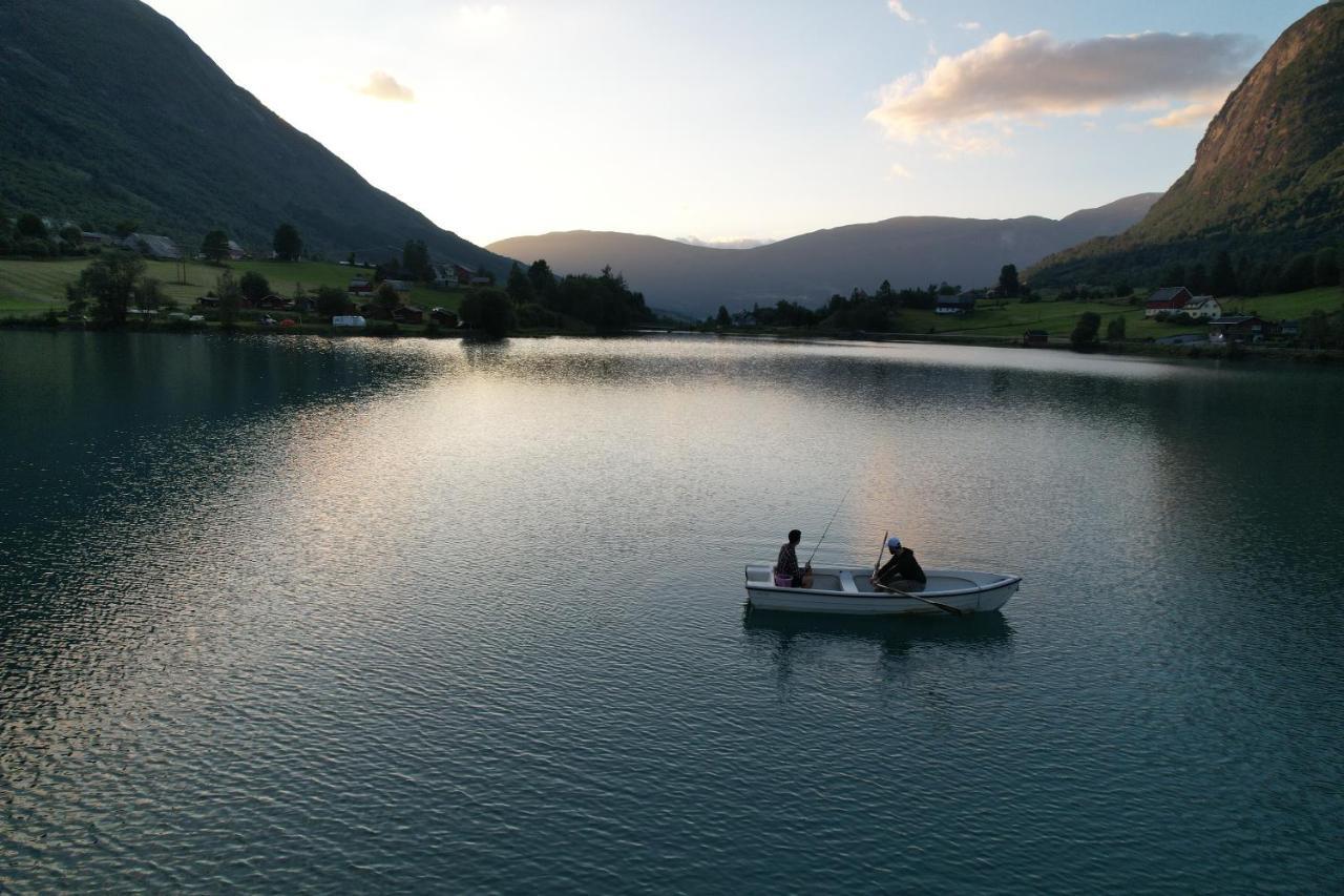 Hotel Loken Camping - Trivelig Og Idyllisk Ved Vannet Olden Exteriér fotografie