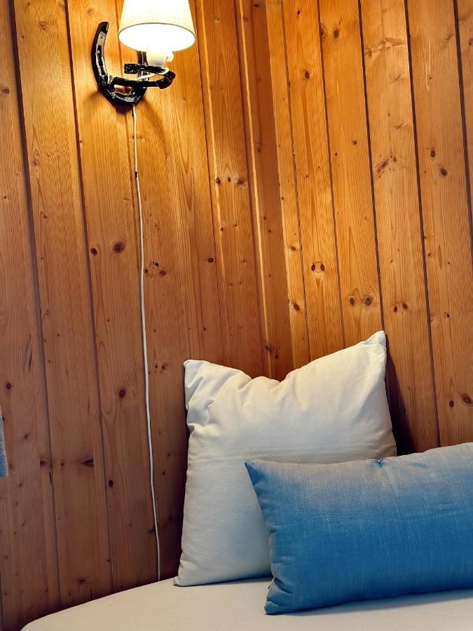Hotel Loken Camping - Trivelig Og Idyllisk Ved Vannet Olden Exteriér fotografie