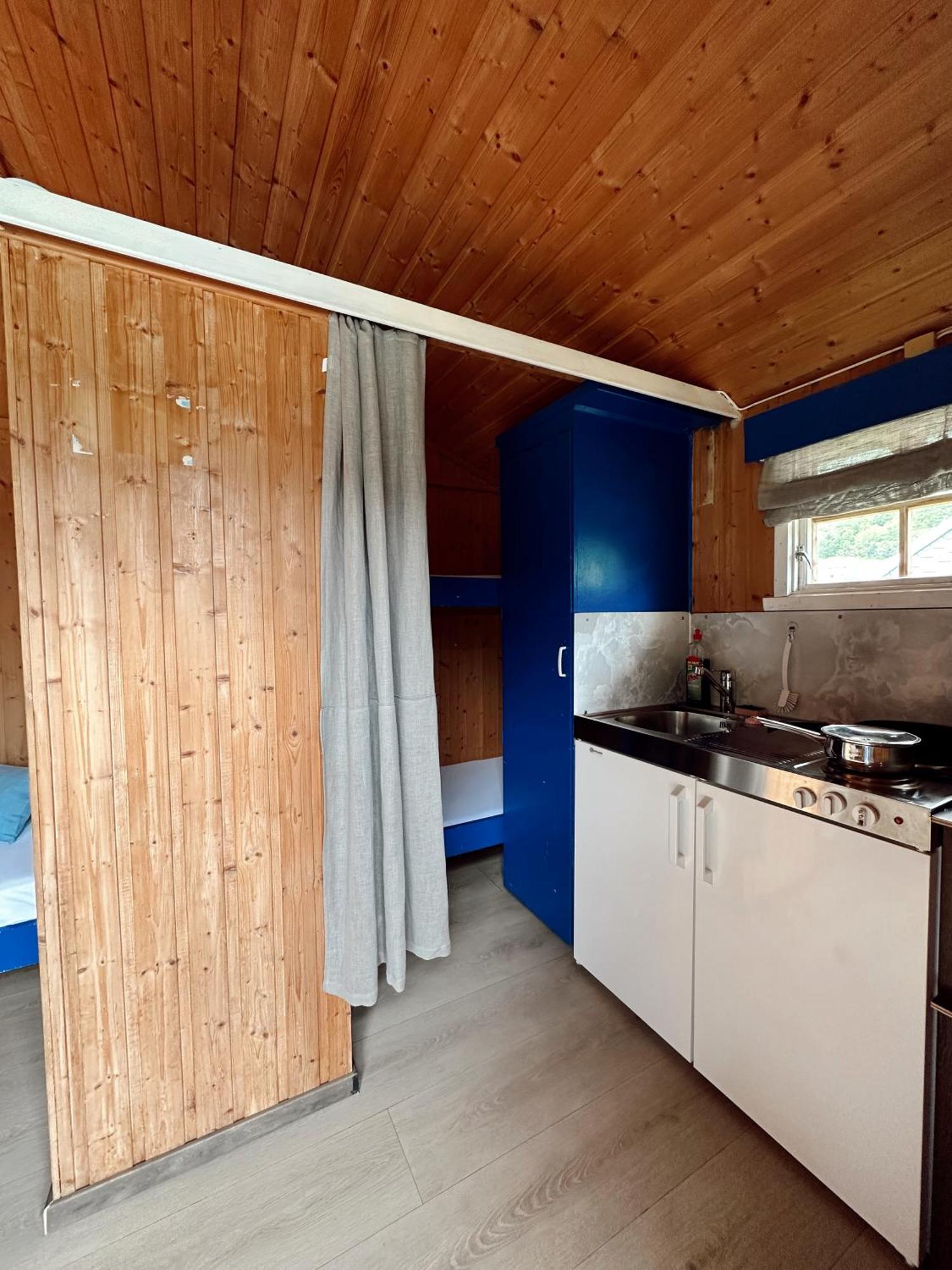 Hotel Loken Camping - Trivelig Og Idyllisk Ved Vannet Olden Exteriér fotografie